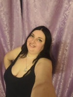 Девушка с пышными формами хочет хорошо провести время  – Фото 1