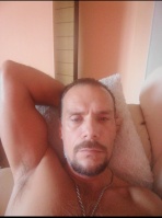 Человек с пороками и бедный как церковная мышь. – Фото 1