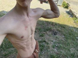 Молодой парень ищет женщину старше себя.  – Фото 2