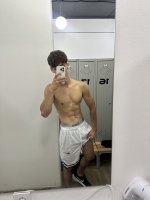 Ищу девушку у которой можно пожить вместе хотя бы немного.  – Фото 1