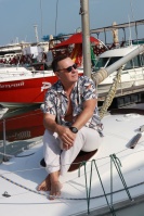 Тот кто приносит счастье тому, кто его заслужил. – Фото 1