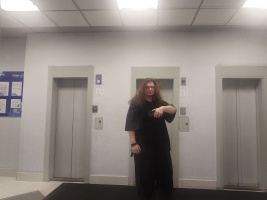 Молодой студент в активном поиске – Фото 1