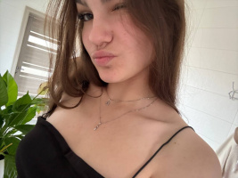 Ищу мужчину для знакомства, свиданий и встреч, занимаюсь спортом и люблю гулять. – Фото 1