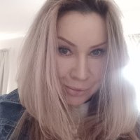 Мой мужчина состоялся в жизни и водит машину, но меня носит на руках – Фото 1